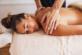 Considerations to Make Before Visiting a One-Person Massage Parlor 